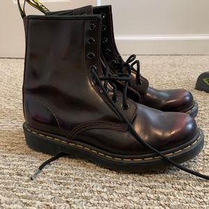 New Waterproof Doc Marten’s Size 8 Women’s
